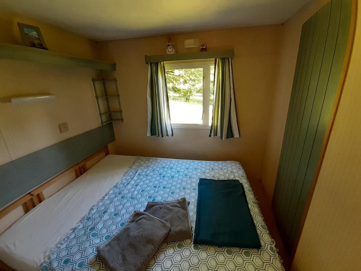 Camping Etang Du Camp Senergues Exterior photo