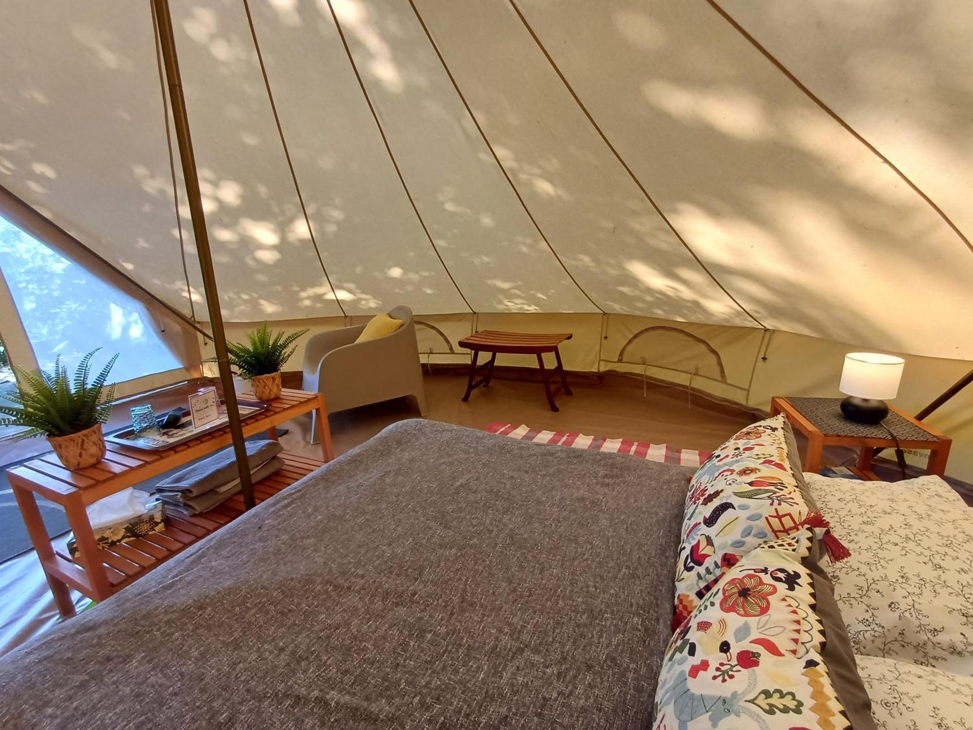 Camping Etang Du Camp Senergues Exterior photo