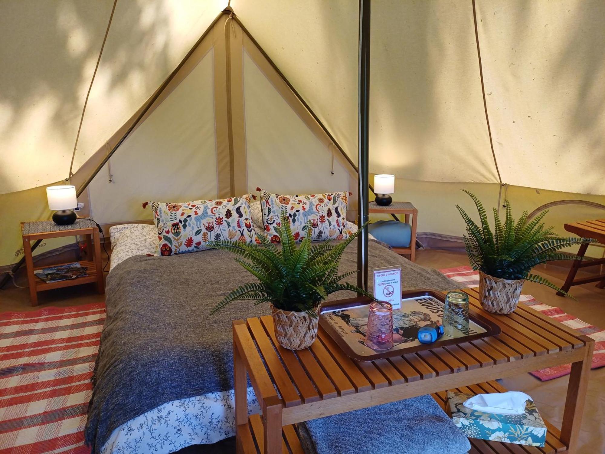 Camping Etang Du Camp Senergues Exterior photo